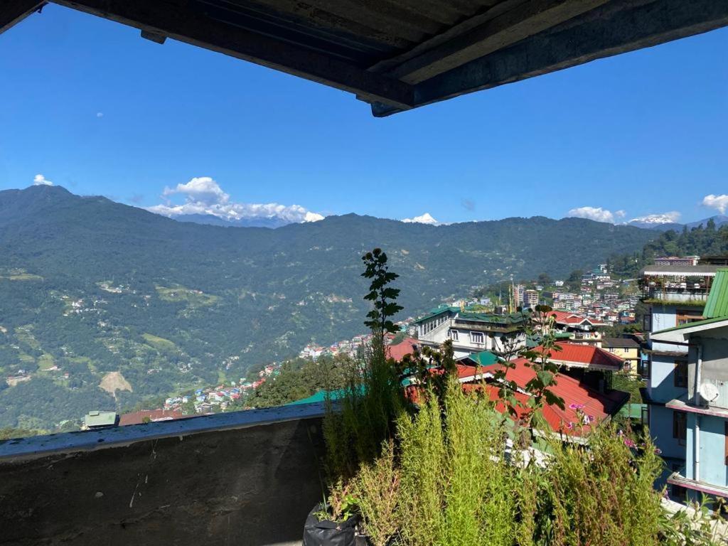 9 Atop Hotel Gangtok Buitenkant foto